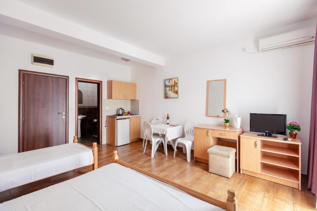 Apartmani Franeta Budva Buitenkant foto