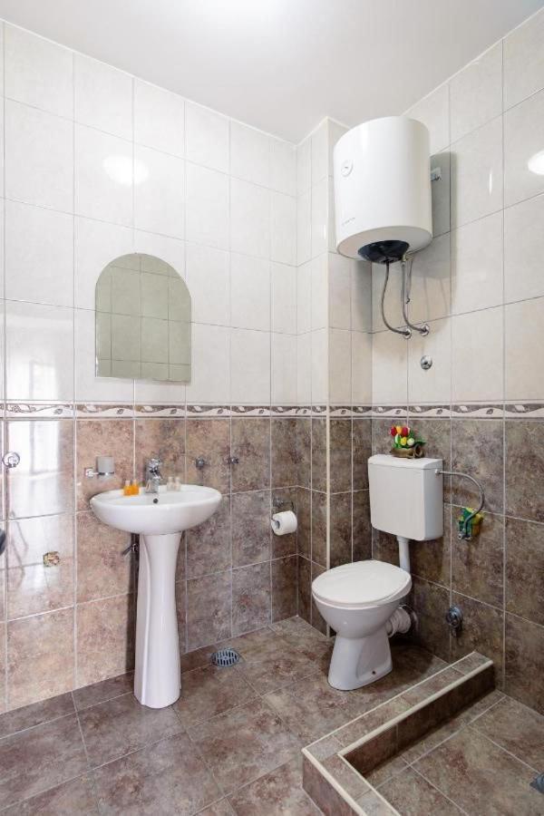 Apartmani Franeta Budva Buitenkant foto